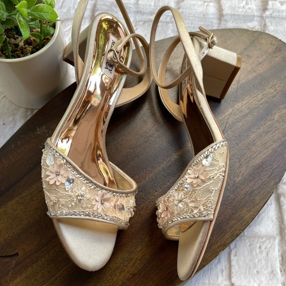 Badgley Mischka Crystal satin embellished block heels women’s size 6 - Picture 4 of 11